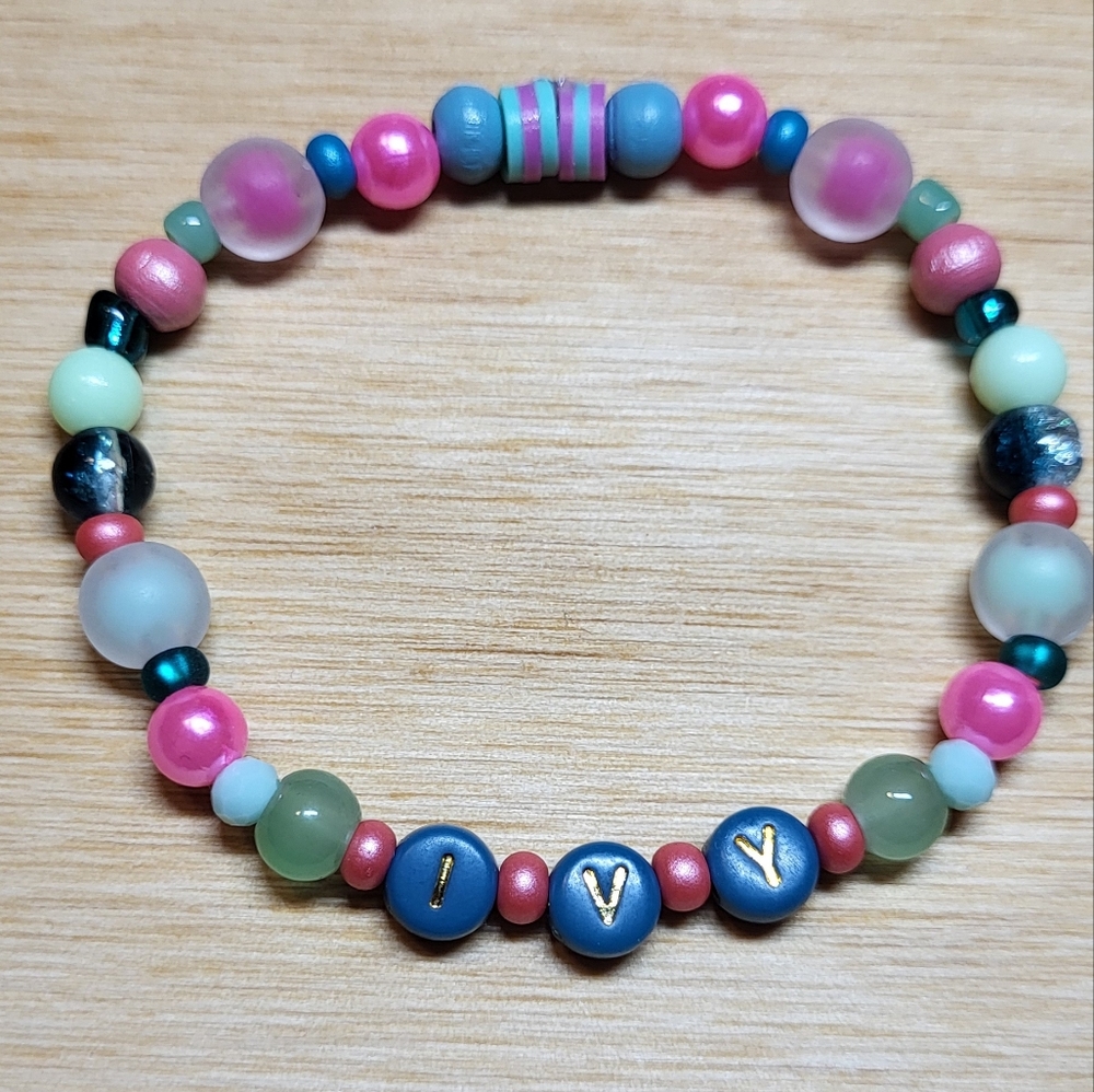 Ivy- Evermore Taylor Swift Friendship Bracelet, Size 7"